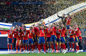 双方进入拉, 达斯敲球配 双方进入拉, 达斯敲球配