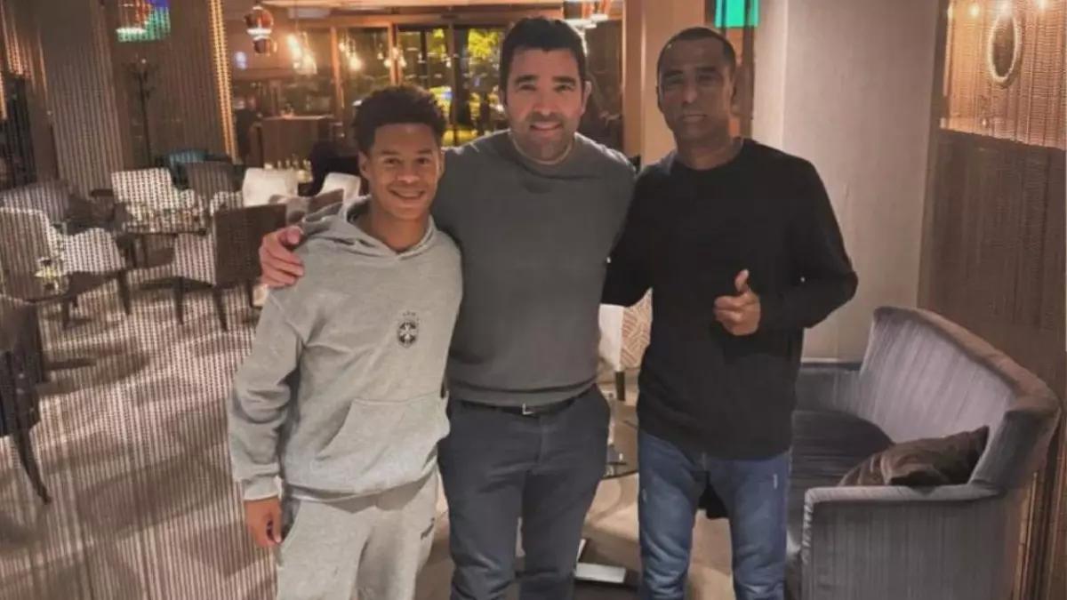 摩的看台上 摩的看台上